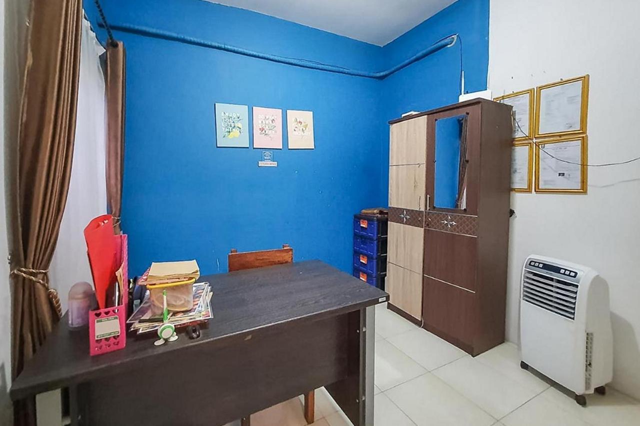Syafa Homestay Syariah Mitra Reddoorz Tuban  Exterior foto
